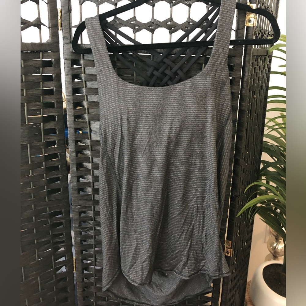 Lululemon tank with built in energy bra